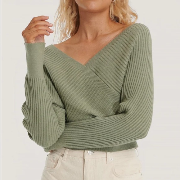 NA-KD Overlap Ribbed Knit Sweater - Picture 1 of 4